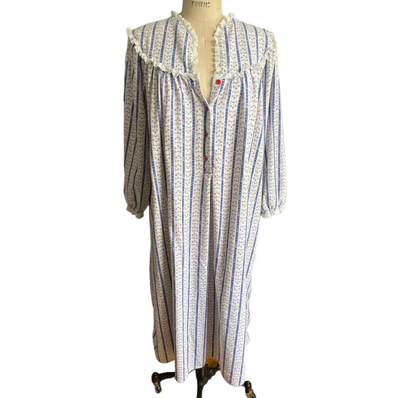 Lanz of Salzburg Other - Lanz of Salzberg Tyrolean 50 Inch Flannel Nightgown in Royal Blue Size Large